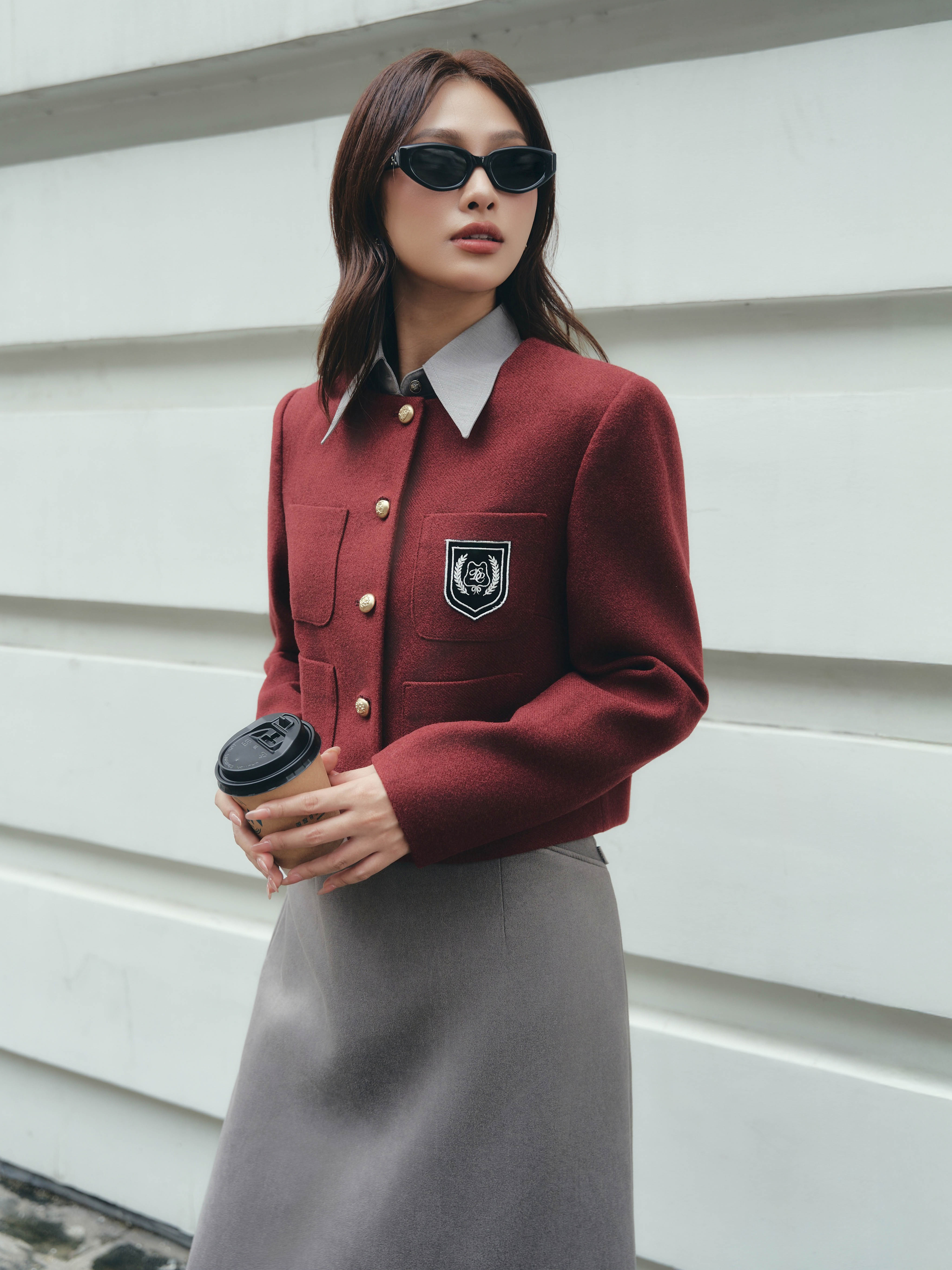 Áo vest dạ cổ tròn túi thêu logo